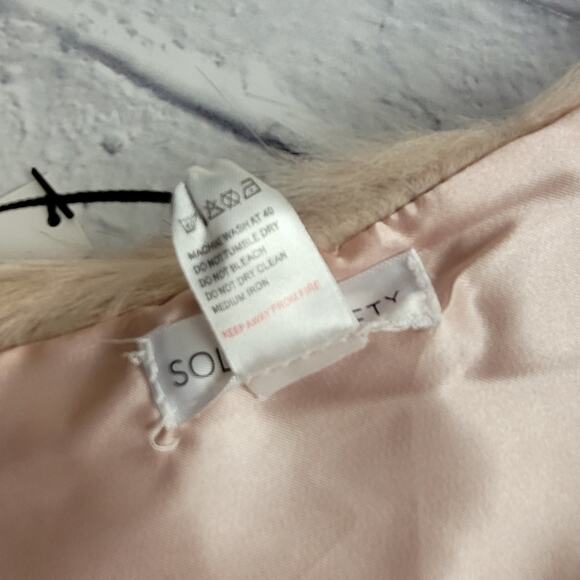 Mob Wife NWT Faux Fur Collar from Sole Society in Blush - Picture 5 of 11